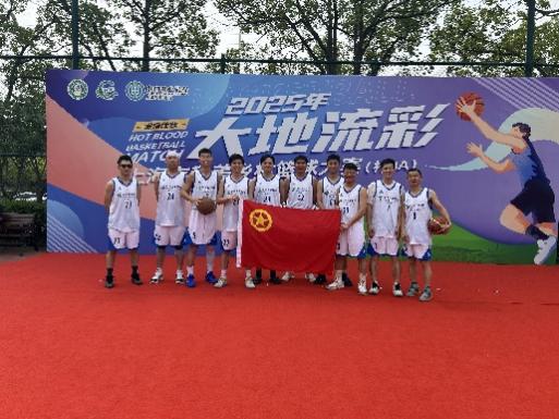 队员们展现出色实力,赢得比赛 队员们展现出色实力,赢得比赛