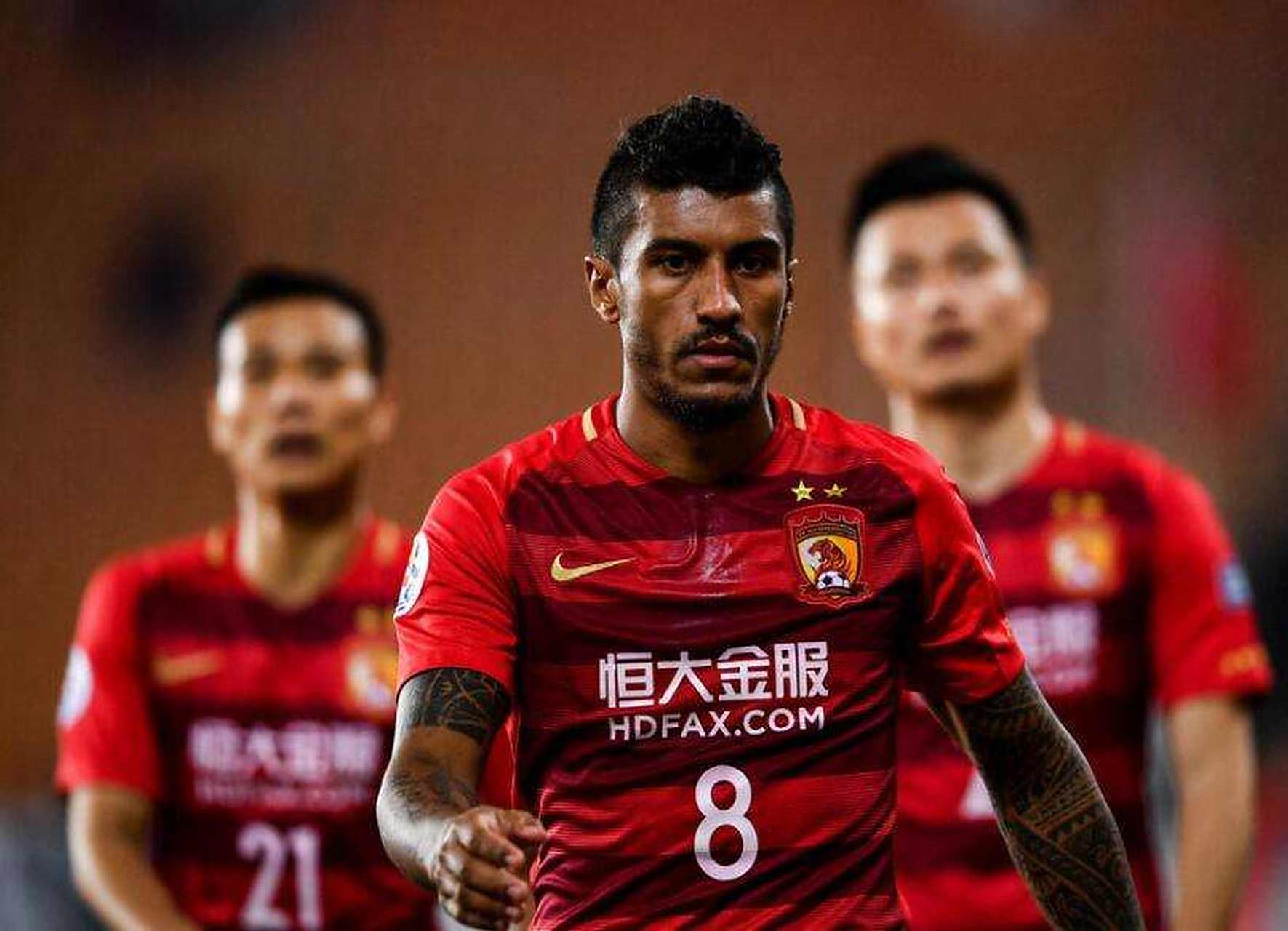 九游体育app-上港战平恒大，两队实力悬殊，良性竞争