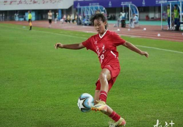 广州女足队长成为封面人物 广州女足队长成为封面人物