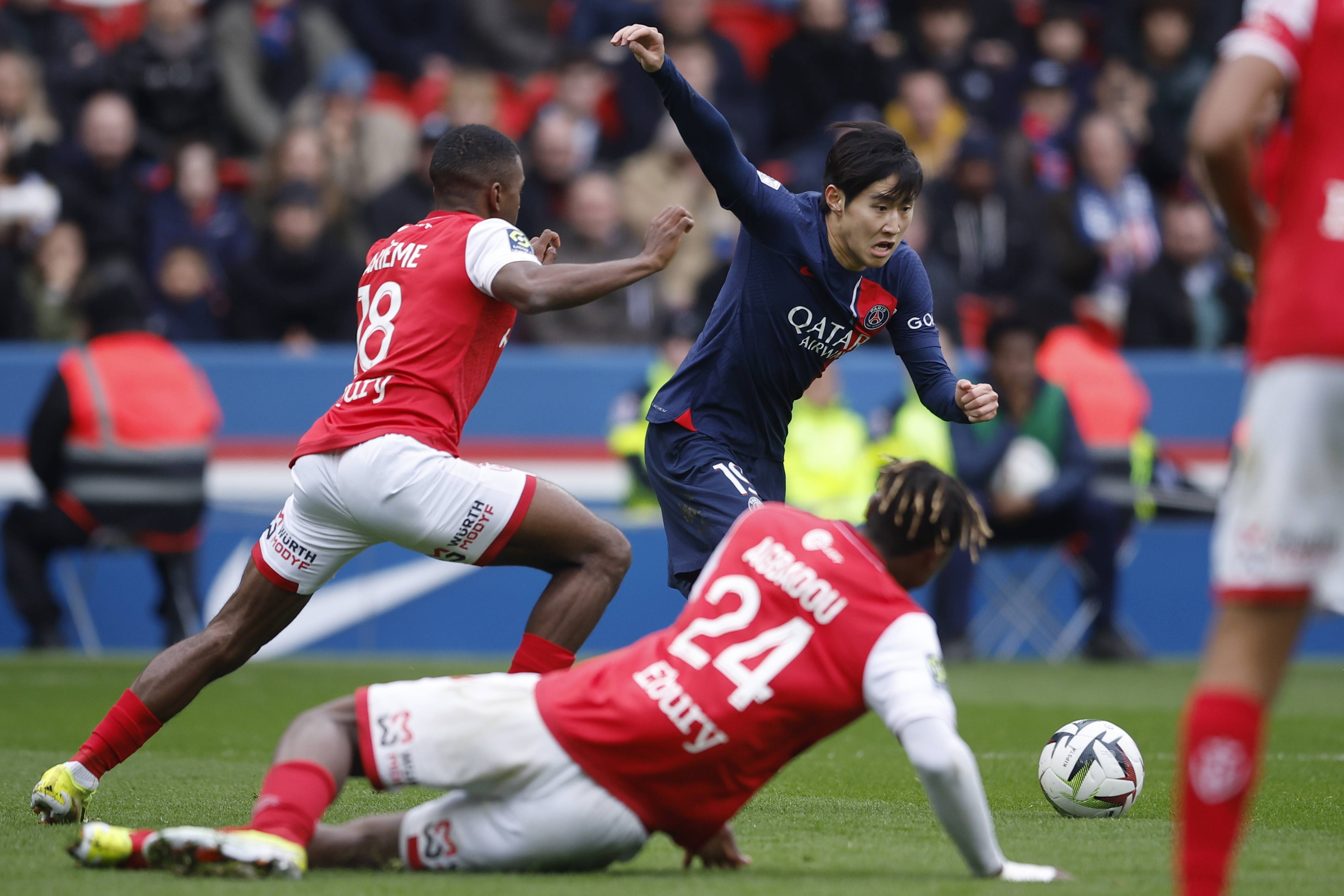 以色列足球甲级联赛中球员表现出色,技艺精湛 以色列足球甲级联赛中球员表现出色,技艺精湛