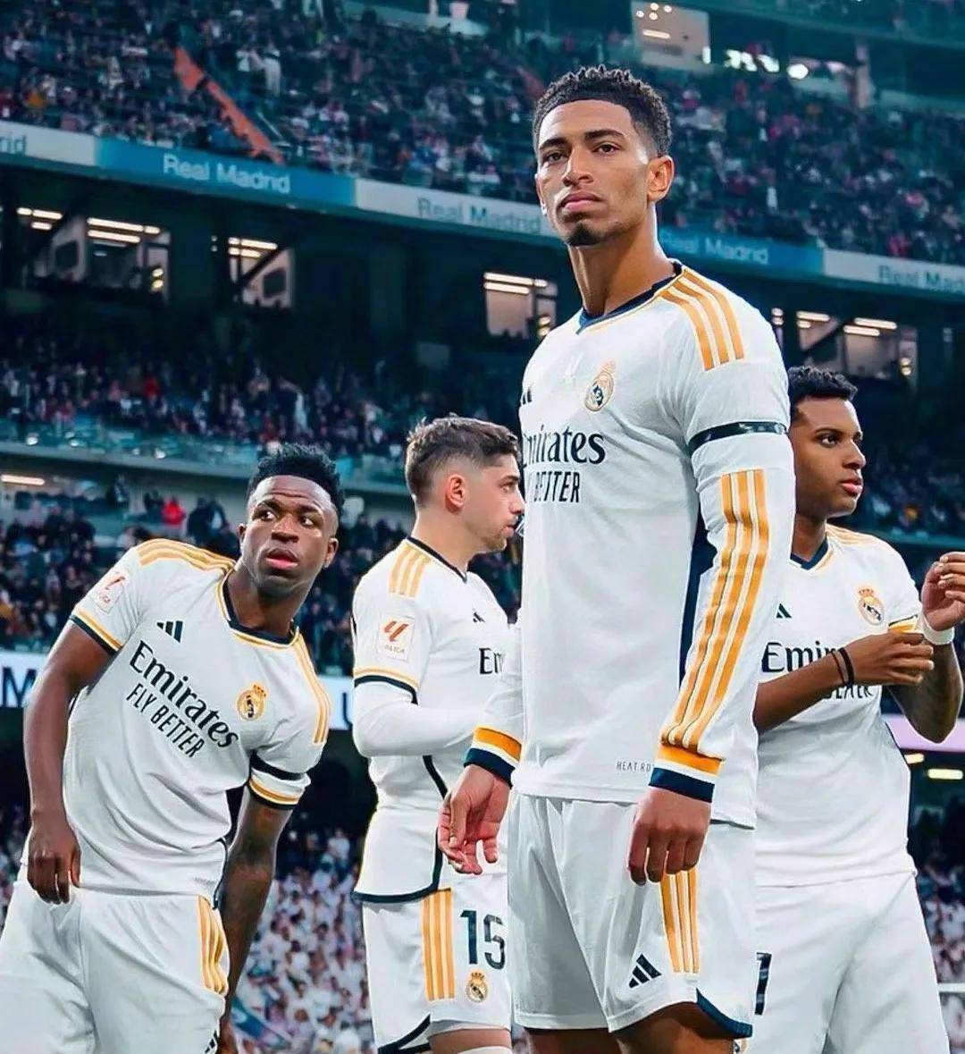 九游体育-包含皇马逆转曼城晋级，重回欧冠争夺之路的词条