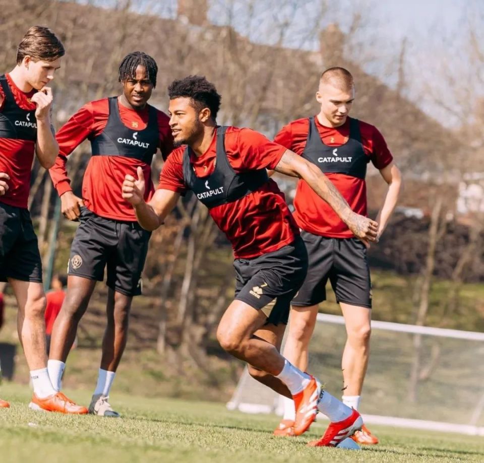 九游体育网页版-关于斯旺西客场胜谢菲联，保持升班马位置的信息