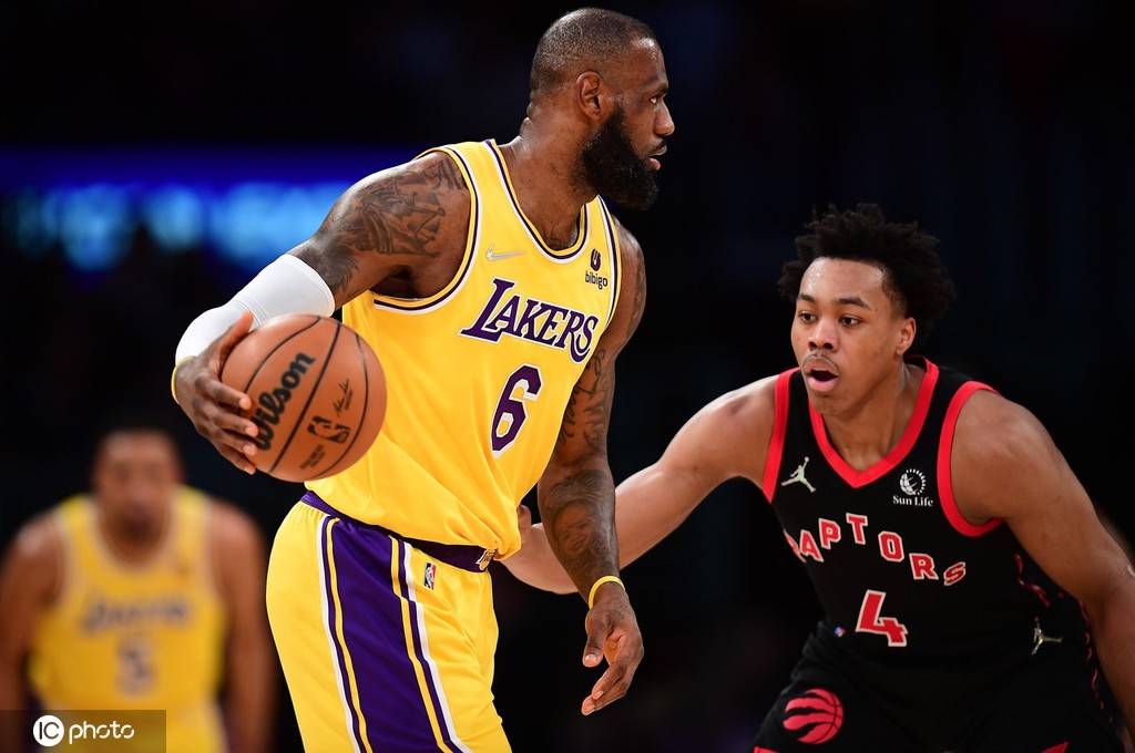 骑士逆转猛龙,詹皇单场砍45分 骑士逆转猛龙,詹皇单场砍45分