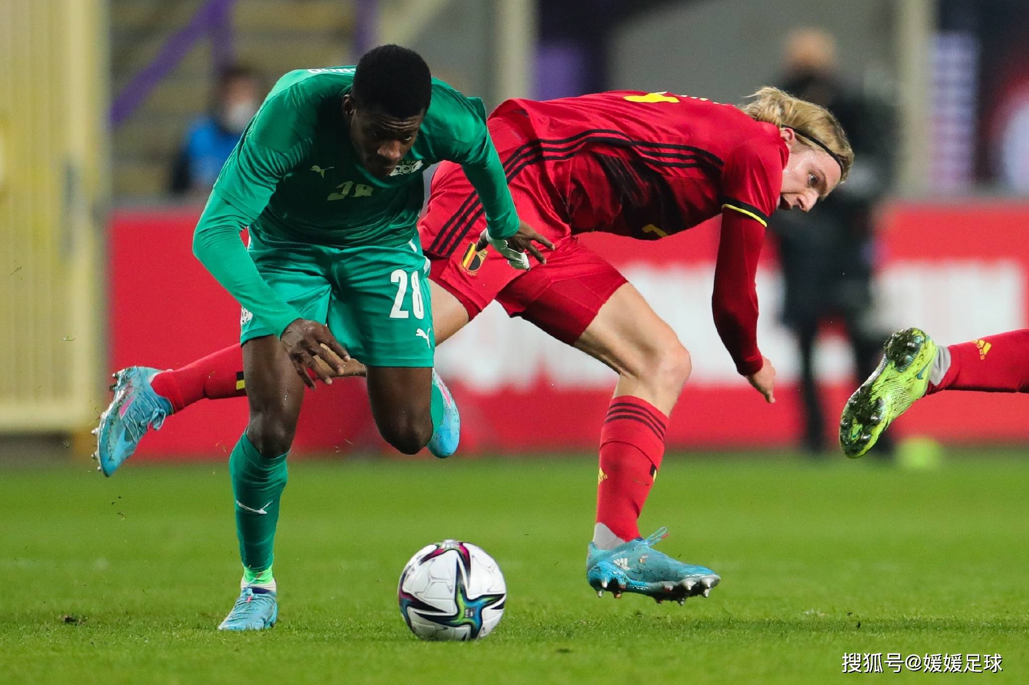 比利时足球队面对冰岛，轻松获得胜利的简单介绍