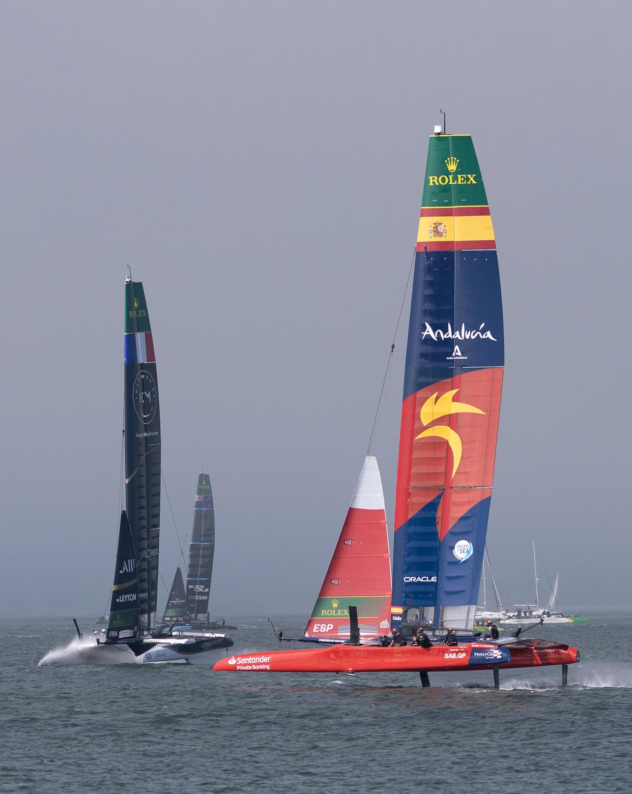 葡萄牙代表团在帆船比赛中巧夺冠军 葡萄牙代表团在帆船比赛中巧夺冠军