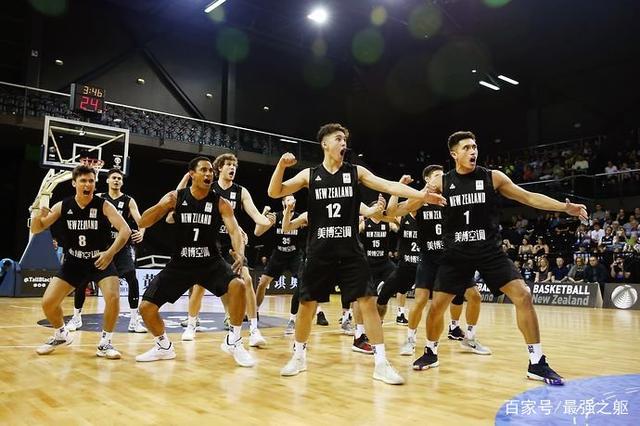 大洋洲篮球选手入选国际明星队,备战比赛 大洋洲篮球选手入选国际明星队,备战比赛