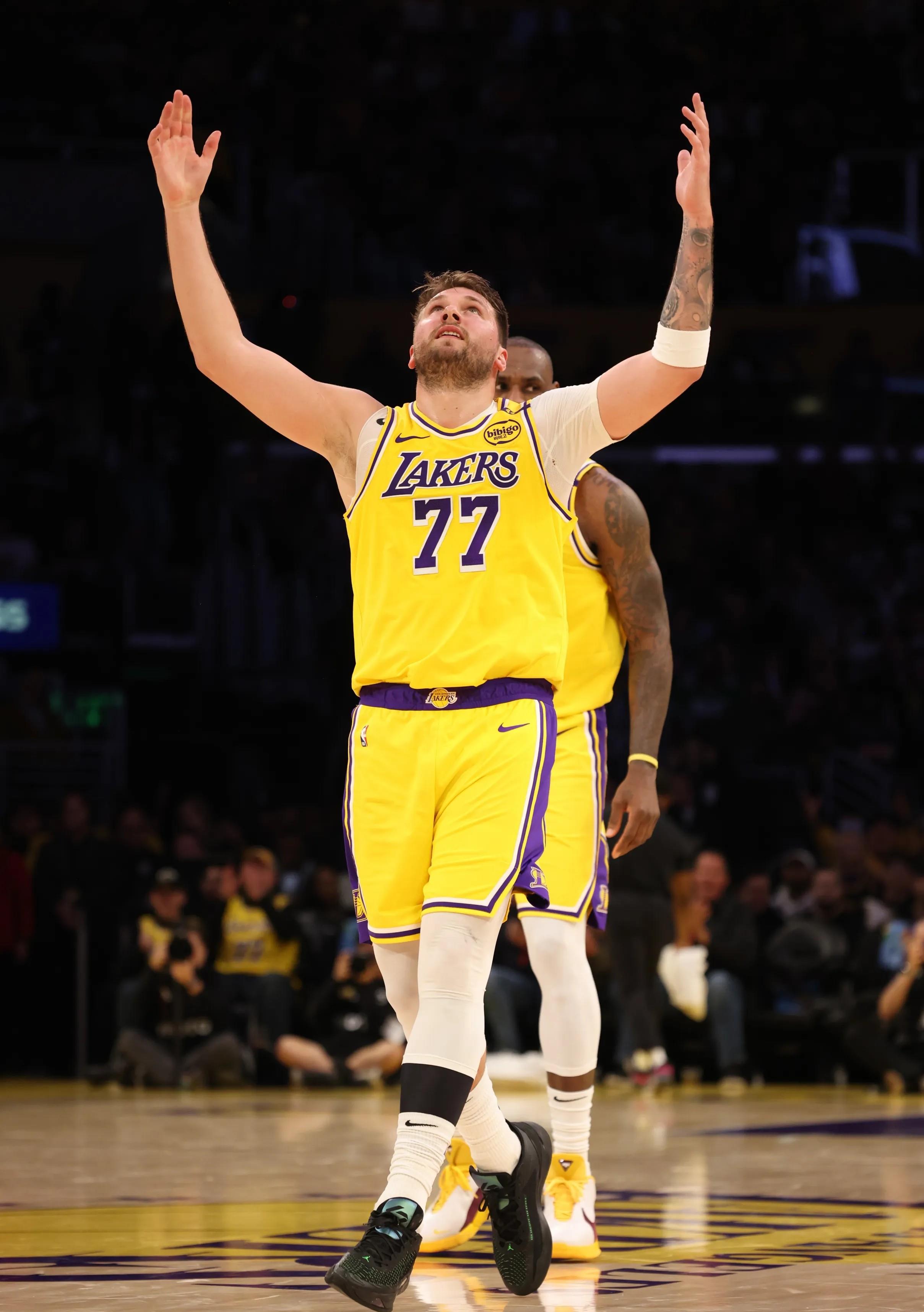 九游体育官方登录入口-开拓者客场绝杀湖人，逆转获胜